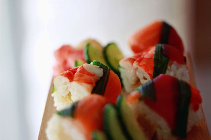 Modern japán sushi készítés, házhozszállítás
